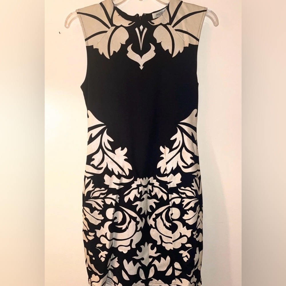 Arden B Black and White Sheath Mini Dress Sleeveless Crew Neck